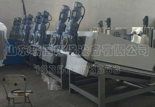 如何減少發(fā)生傳統(tǒng)污泥脫水機(jī)常見的問題？